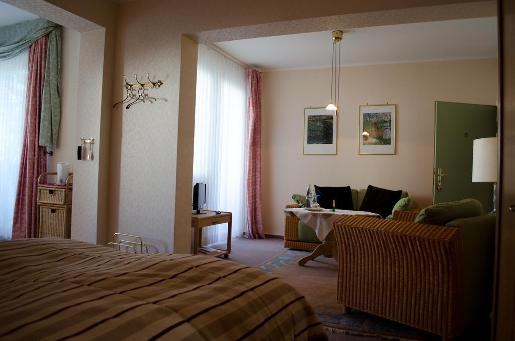 Haus Helvetia Panzió Bad Orb Szoba fotó
