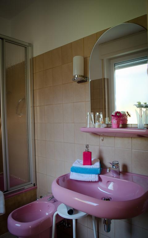 Haus Helvetia Panzió Bad Orb Szoba fotó